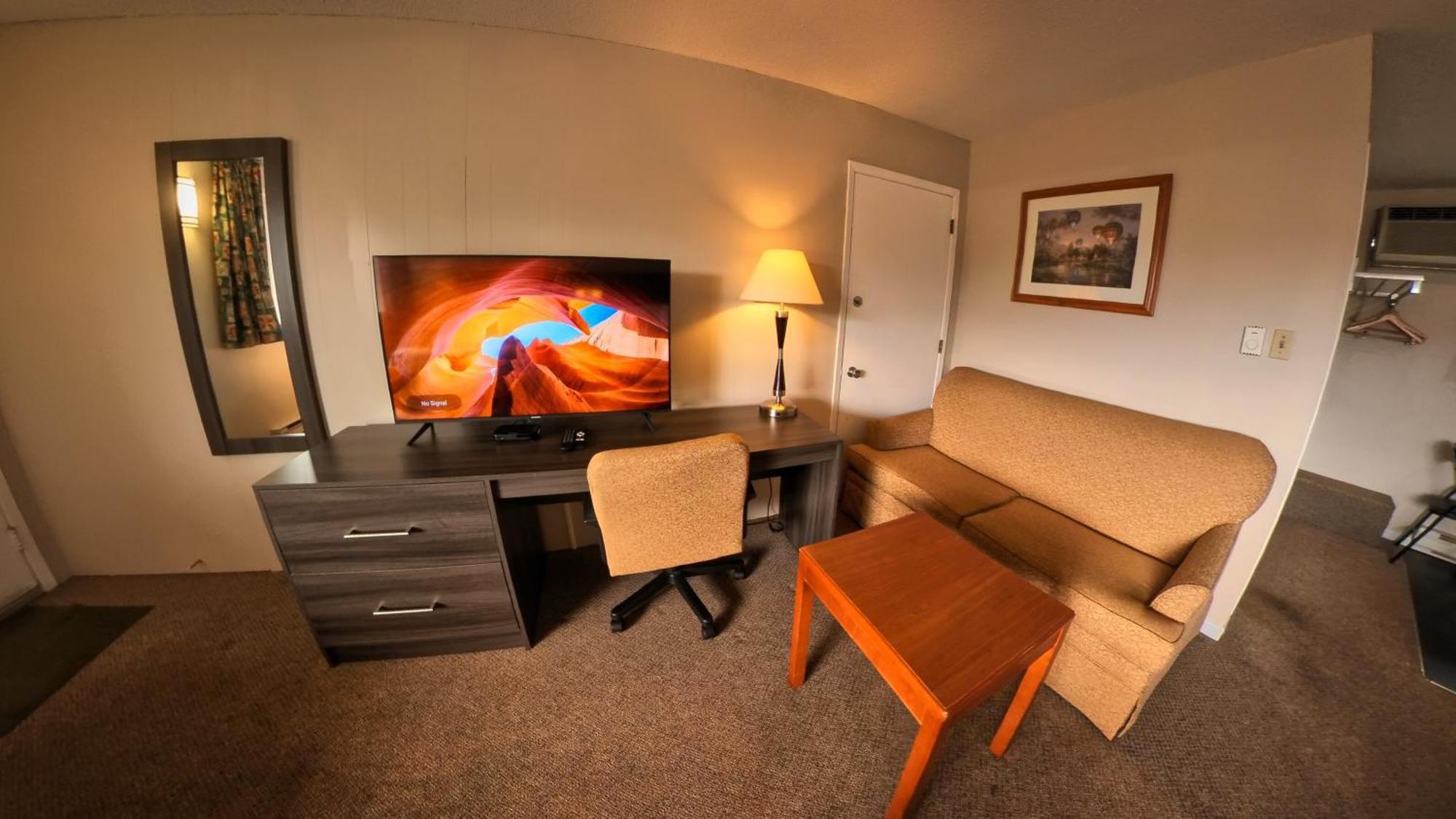 Maple Leaf Inn & Suites Кинкардин Экстерьер фото
